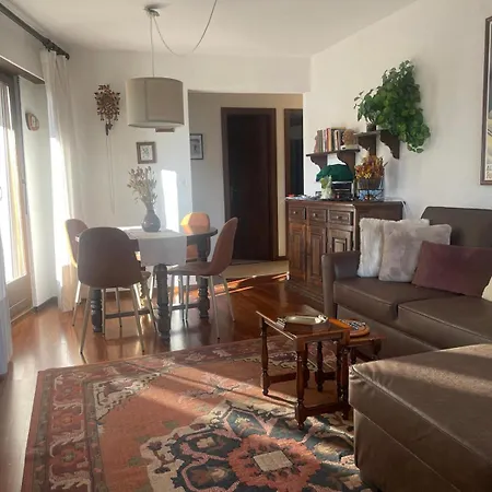 Avec Vue Sur Les Montagnes 아파트 *