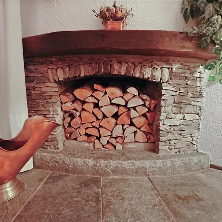 Avec Vue Sur Les Montagnes *