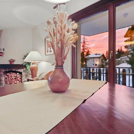 Avec Vue Sur Les Montagnes Lejlighed