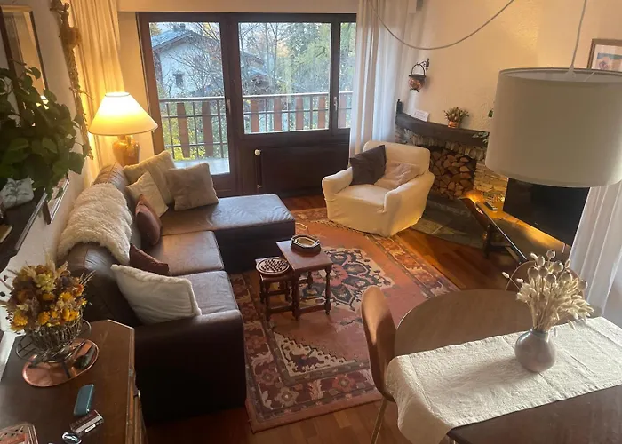 Avec Vue Sur Les Montagnes *